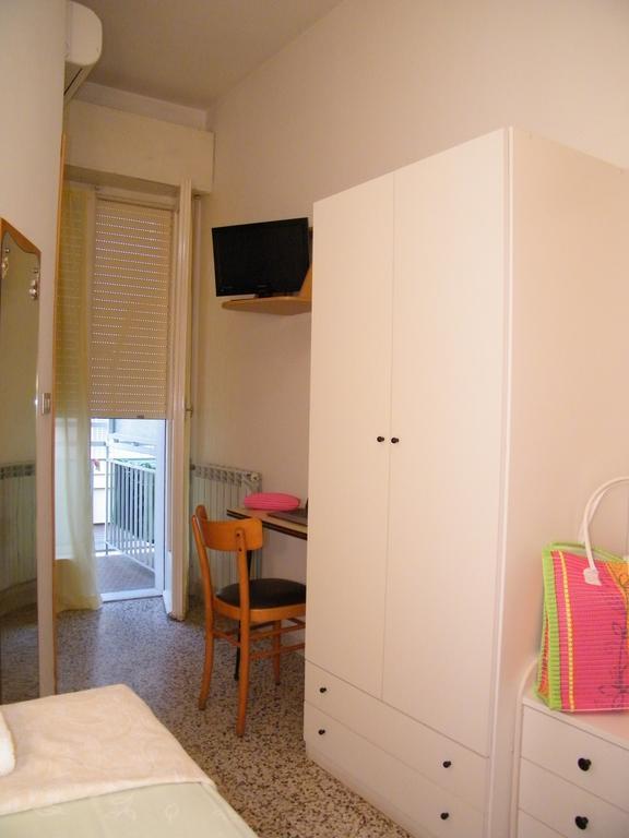 Hotel Nuovo Fiore Cattolica Szoba fotó