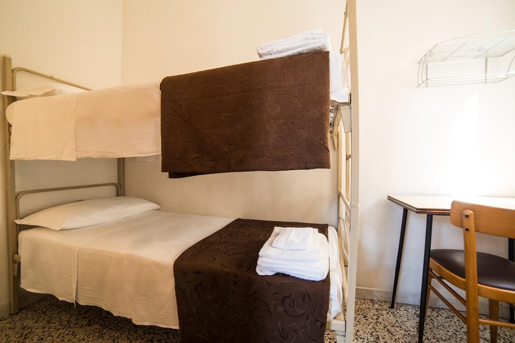 Hotel Nuovo Fiore Cattolica Szoba fotó