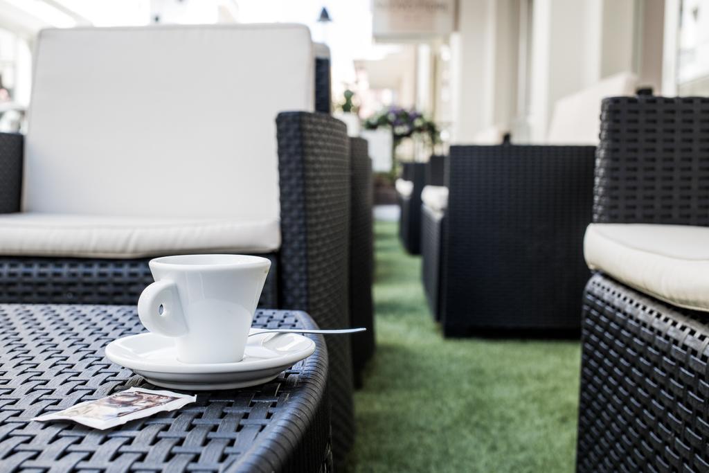 Hotel Nuovo Fiore Cattolica Kültér fotó