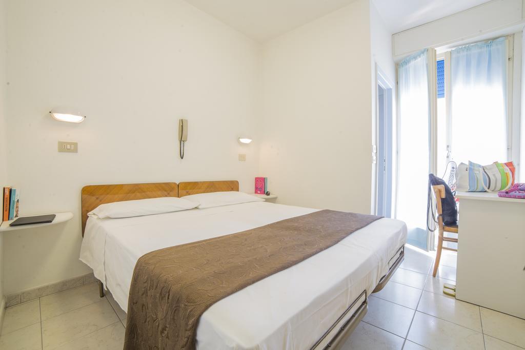 Hotel Nuovo Fiore Cattolica Kültér fotó
